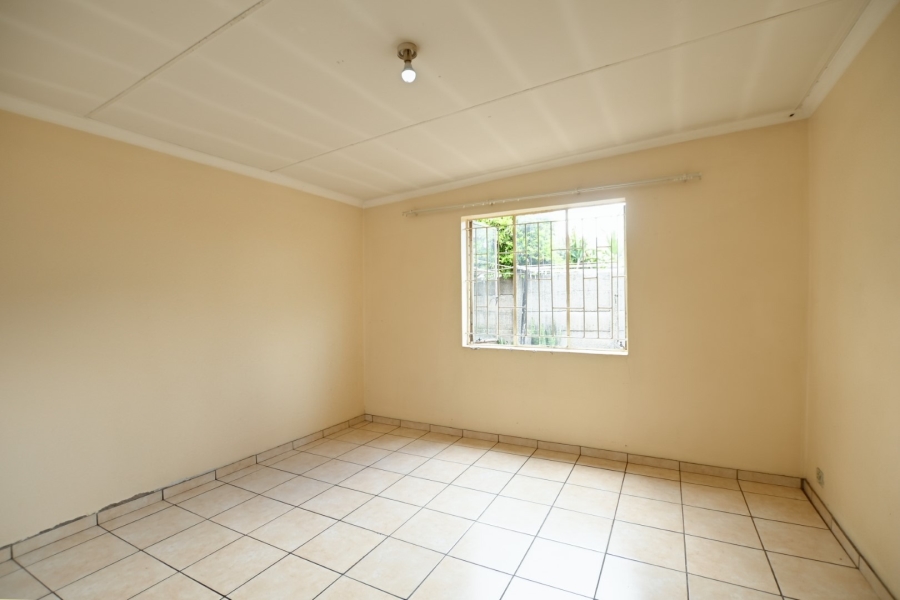 8 Bedroom Property for Sale in Moregloed Gauteng