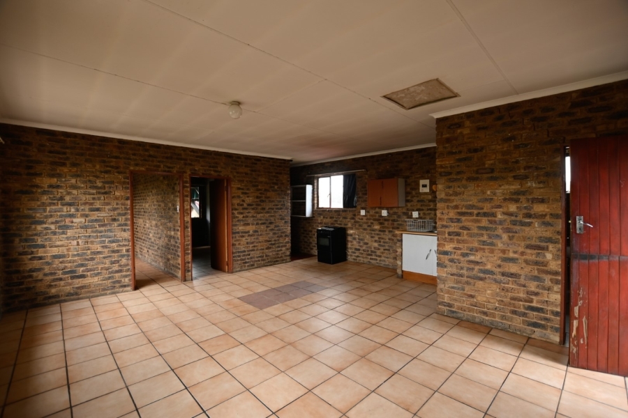 8 Bedroom Property for Sale in Moregloed Gauteng