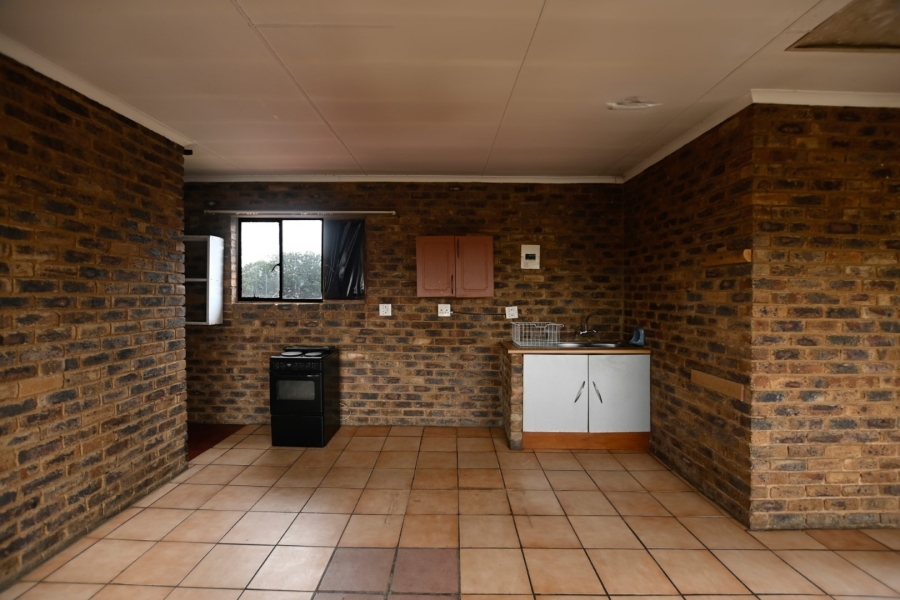 8 Bedroom Property for Sale in Moregloed Gauteng