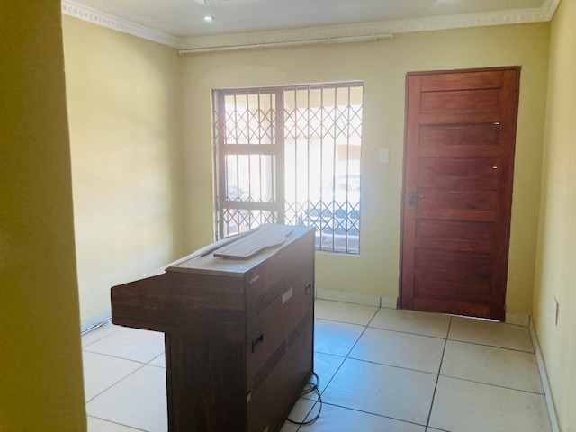 To Let 3 Bedroom Property for Rent in Krugersrus Gauteng