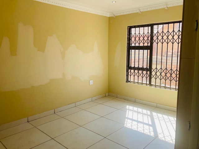 To Let 3 Bedroom Property for Rent in Krugersrus Gauteng