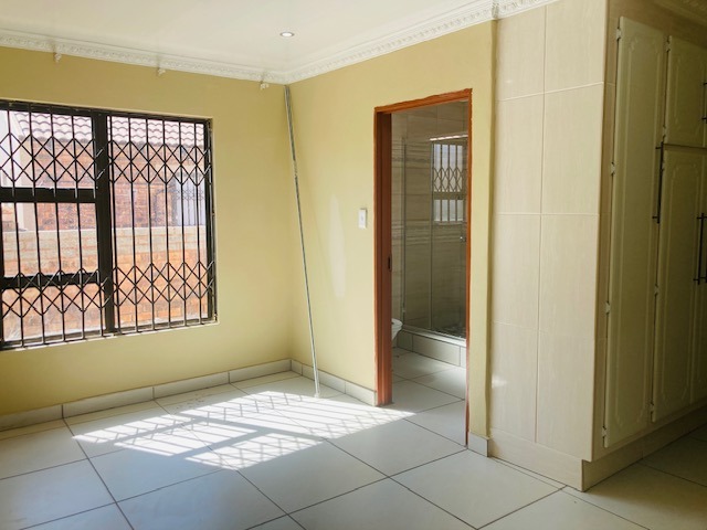 To Let 3 Bedroom Property for Rent in Krugersrus Gauteng