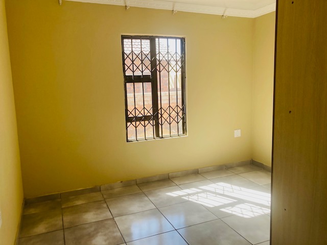 To Let 3 Bedroom Property for Rent in Krugersrus Gauteng