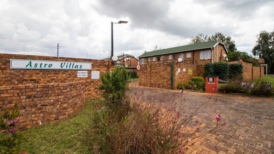 3 Bedroom Property for Sale in Farrarmere Gauteng