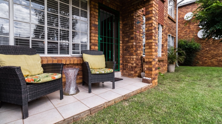 3 Bedroom Property for Sale in Farrarmere Gauteng