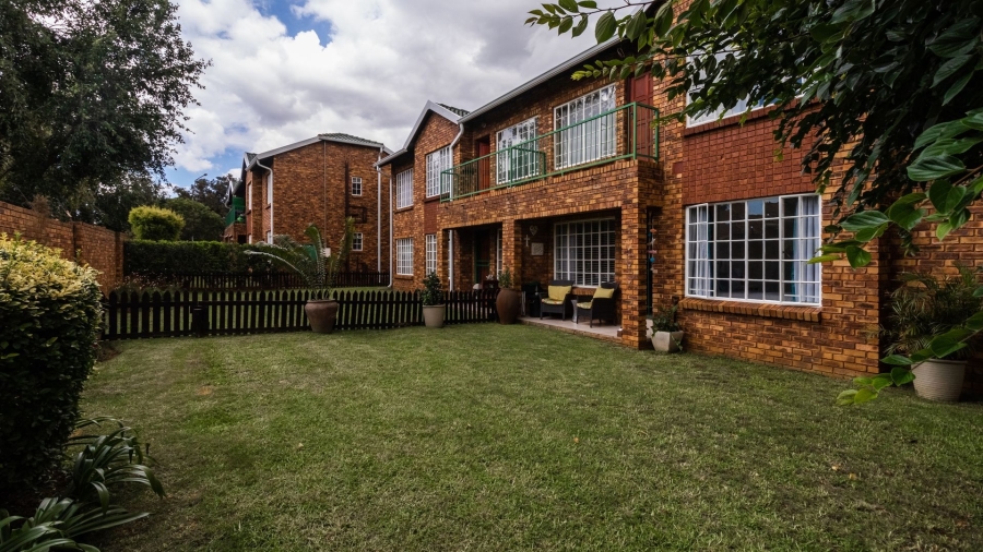 3 Bedroom Property for Sale in Farrarmere Gauteng