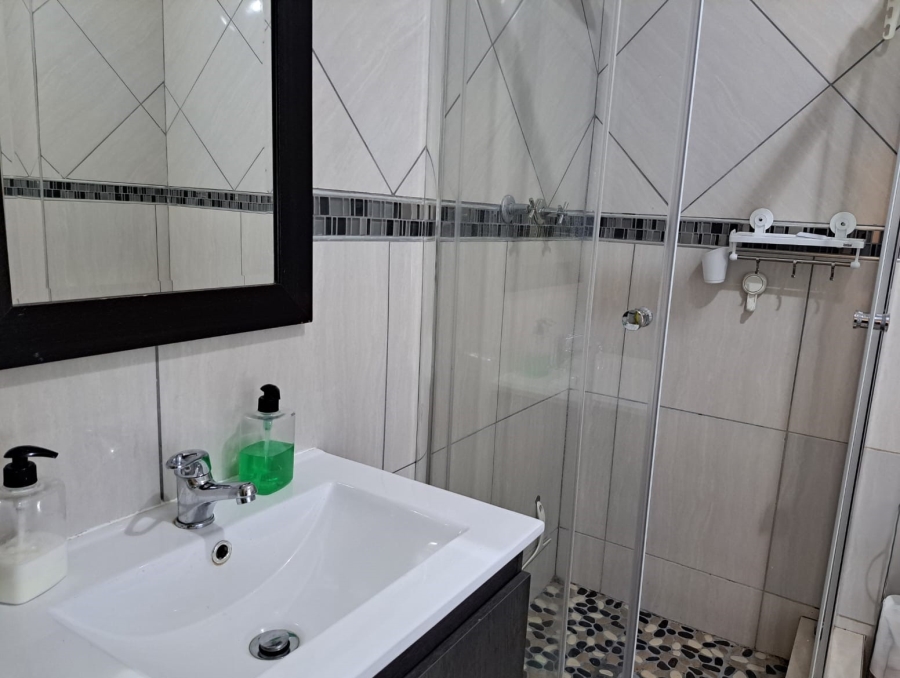 1 Bedroom Property for Sale in Willowbrook Gauteng