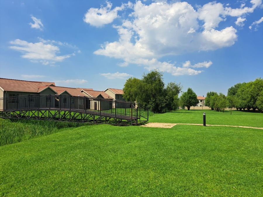 1 Bedroom Property for Sale in Willowbrook Gauteng