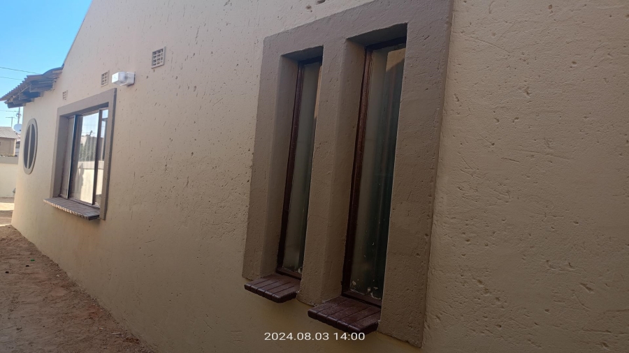 2 Bedroom Property for Sale in Daveyton Gauteng