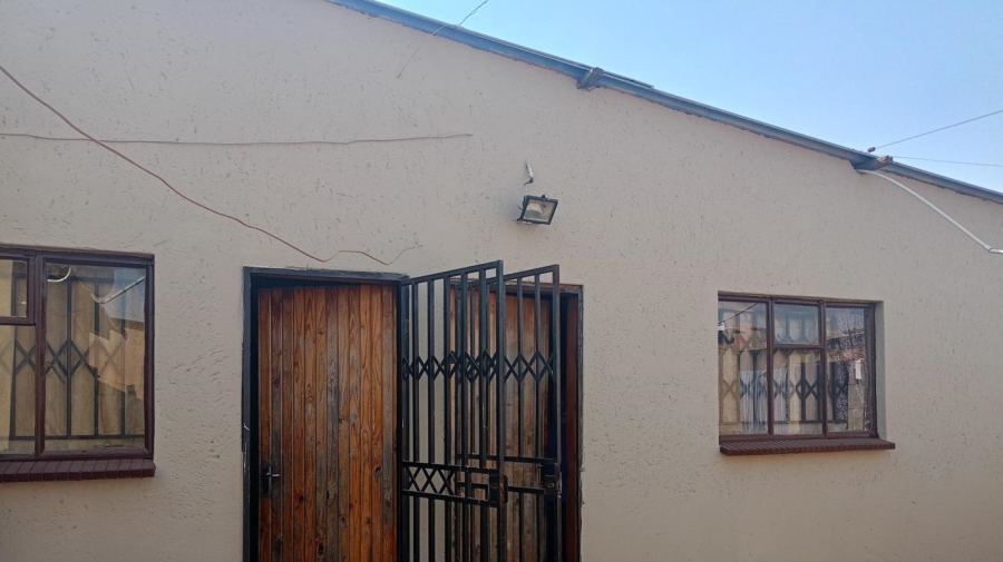 2 Bedroom Property for Sale in Daveyton Gauteng