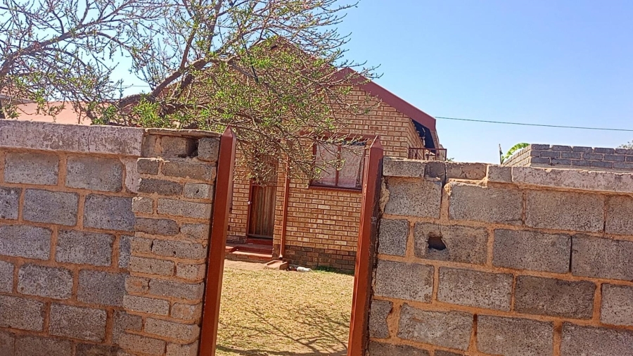 2 Bedroom Property for Sale in Cloverdene Gauteng