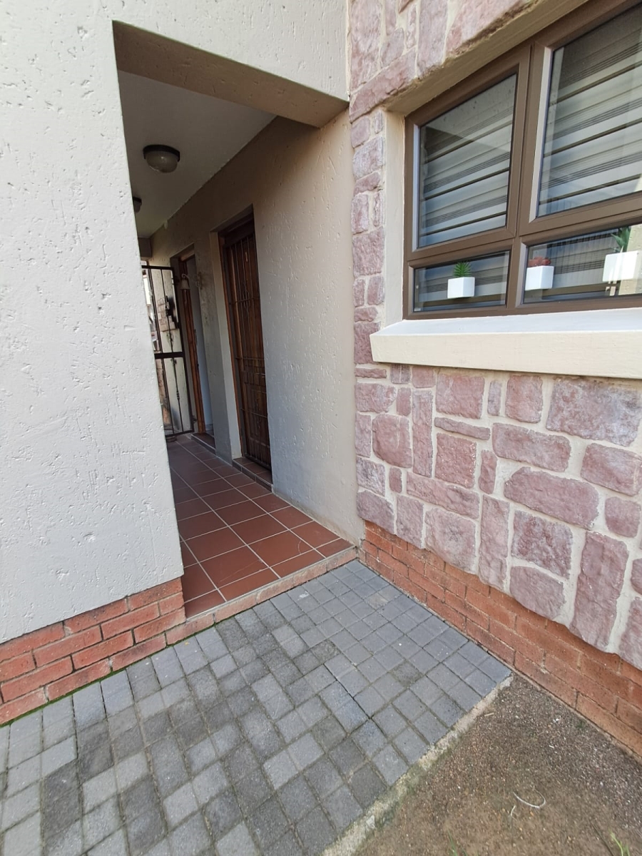 2 Bedroom Property for Sale in Meyersdal Gauteng