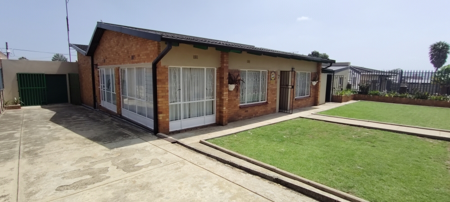 4 Bedroom Property for Sale in Tedstoneville Gauteng