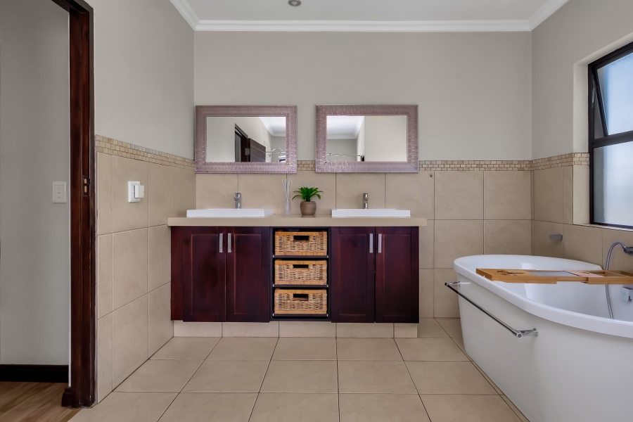 To Let 3 Bedroom Property for Rent in Edenburg Gauteng