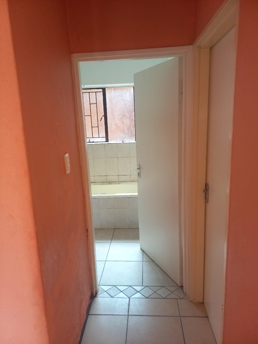 To Let 2 Bedroom Property for Rent in Edleen Gauteng