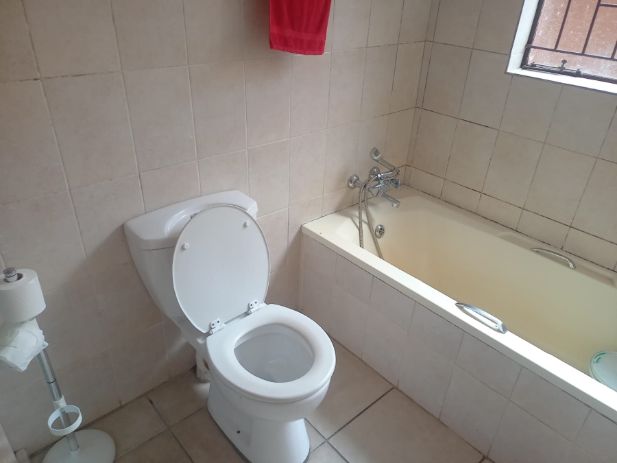 To Let 2 Bedroom Property for Rent in Edleen Gauteng