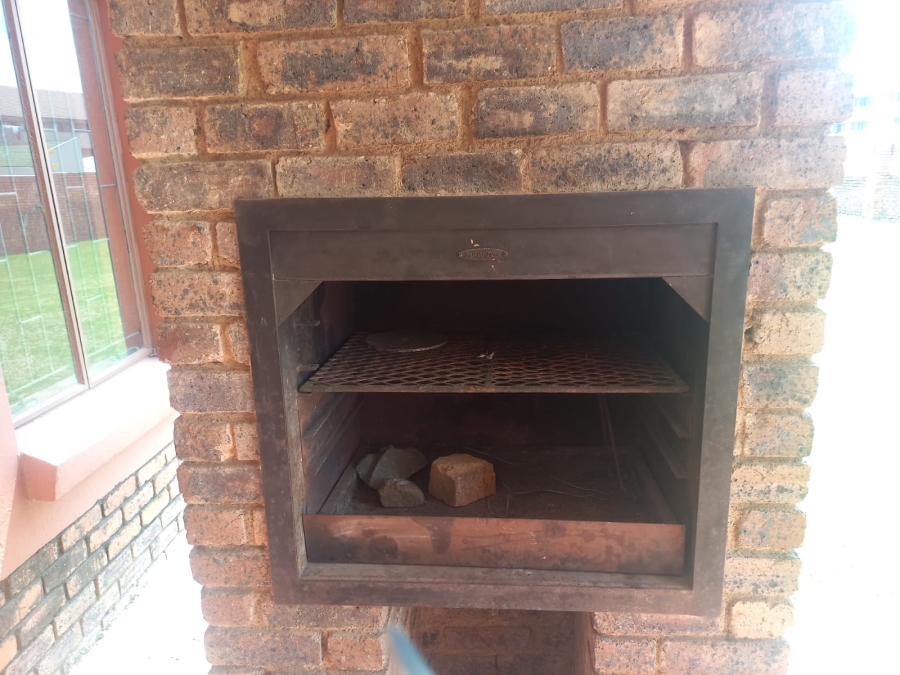 To Let 2 Bedroom Property for Rent in Edleen Gauteng