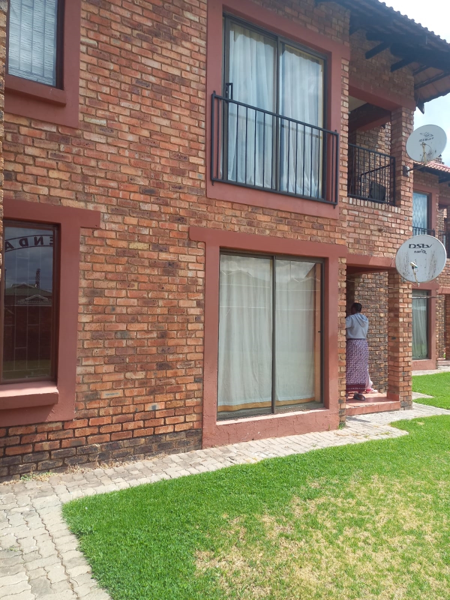 To Let 2 Bedroom Property for Rent in Edleen Gauteng