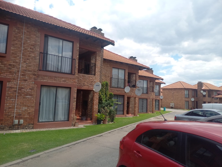 To Let 2 Bedroom Property for Rent in Edleen Gauteng