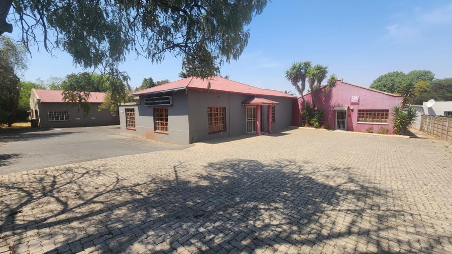 Commercial Property for Sale in Farrarmere Gauteng