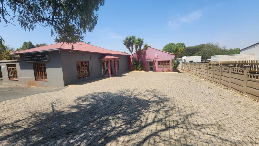 Commercial Property for Sale in Farrarmere Gauteng