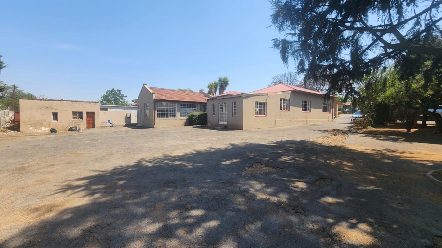 Commercial Property for Sale in Farrarmere Gauteng