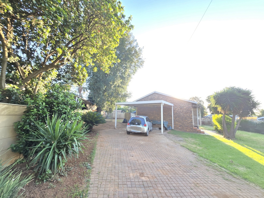 2 Bedroom Property for Sale in Wilgeheuwel Gauteng