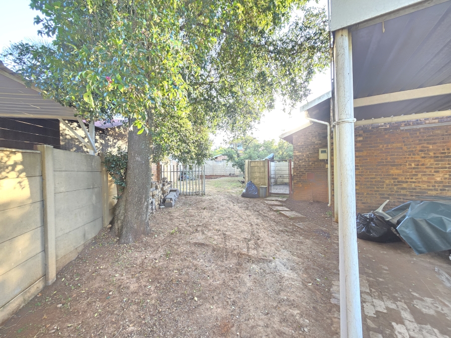 2 Bedroom Property for Sale in Wilgeheuwel Gauteng