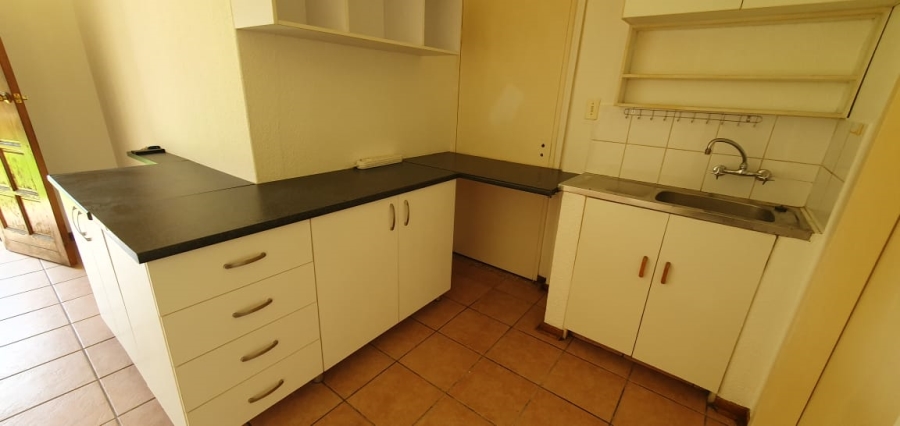 To Let 1 Bedroom Property for Rent in Brackenhurst Gauteng