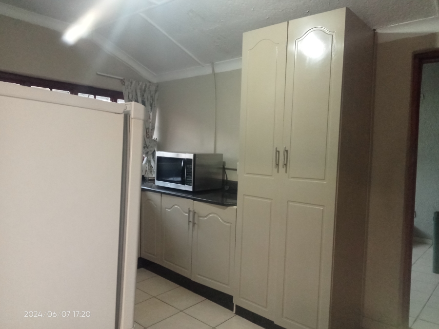 2 Bedroom Property for Sale in Molapo Gauteng