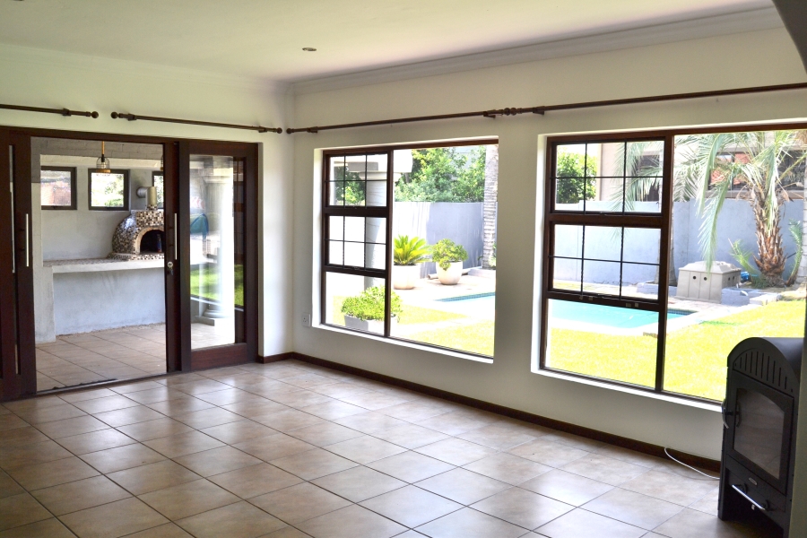 3 Bedroom Property for Sale in Amberfield Gauteng