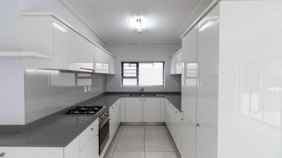 To Let 3 Bedroom Property for Rent in Waterfall Gauteng