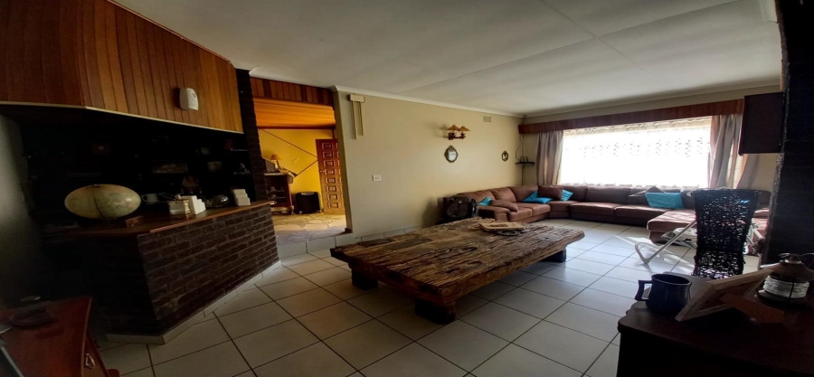 4 Bedroom Property for Sale in Farrarmere Gauteng