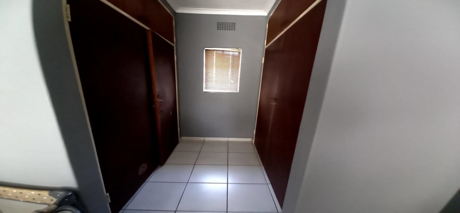 4 Bedroom Property for Sale in Farrarmere Gauteng