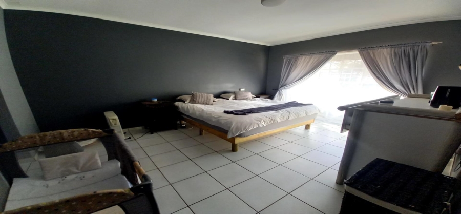 4 Bedroom Property for Sale in Farrarmere Gauteng