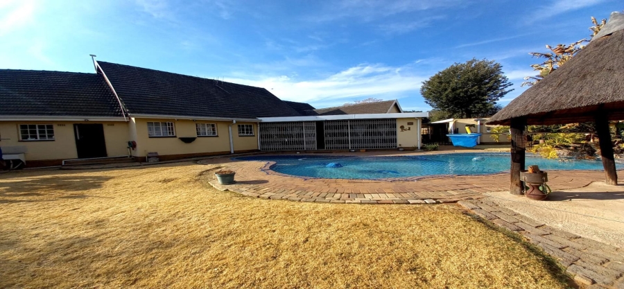 4 Bedroom Property for Sale in Farrarmere Gauteng