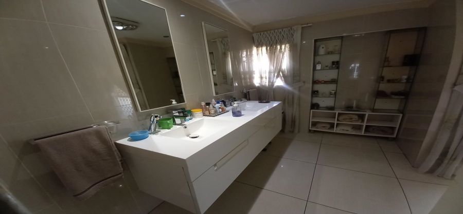 4 Bedroom Property for Sale in Lakefield Gauteng