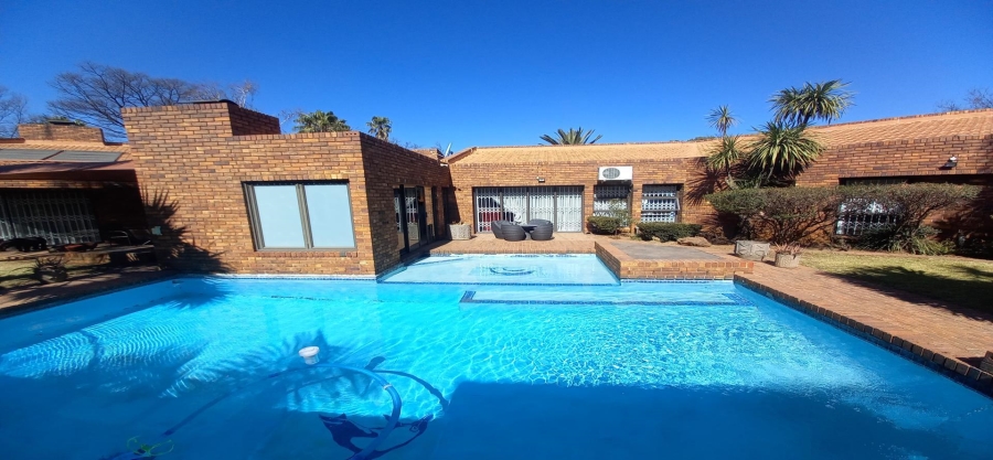 4 Bedroom Property for Sale in Lakefield Gauteng