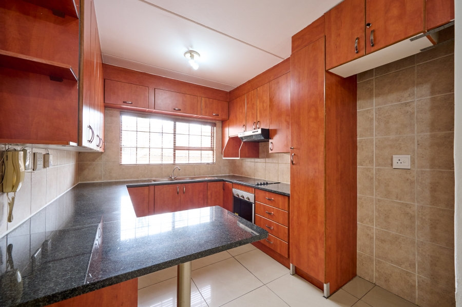 2 Bedroom Property for Sale in Sunninghill Gauteng