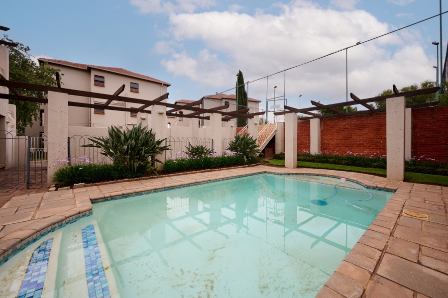 2 Bedroom Property for Sale in Sunninghill Gauteng