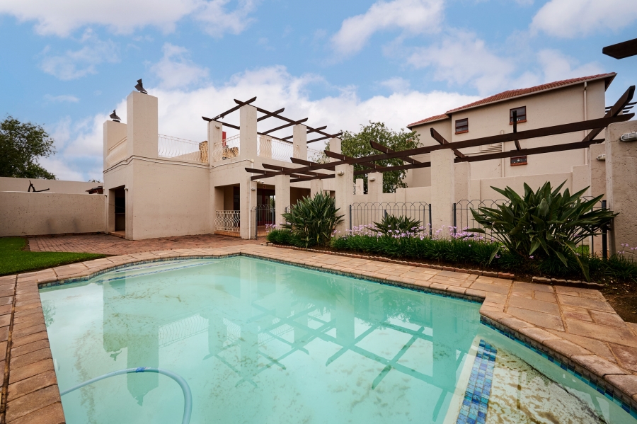 2 Bedroom Property for Sale in Sunninghill Gauteng