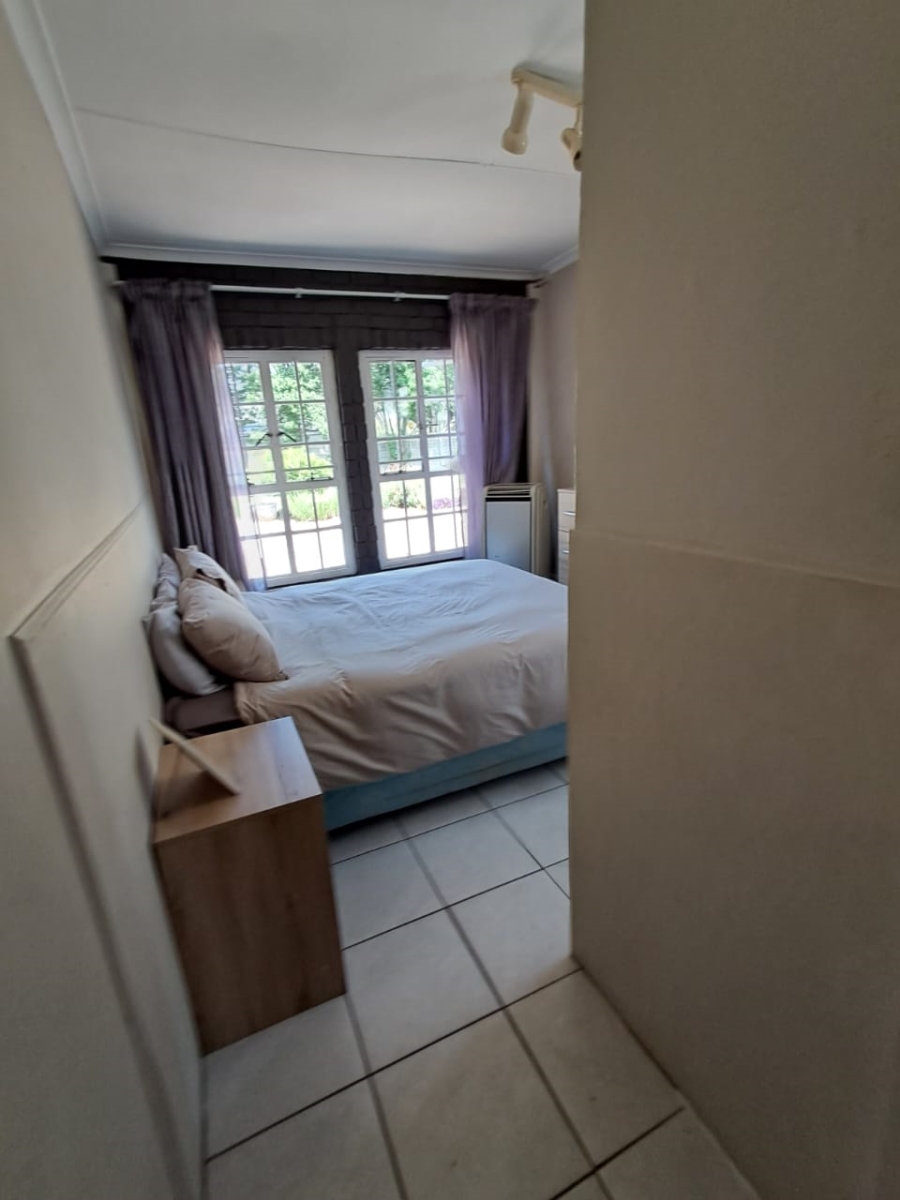 6 Bedroom Property for Sale in Brackendowns Gauteng