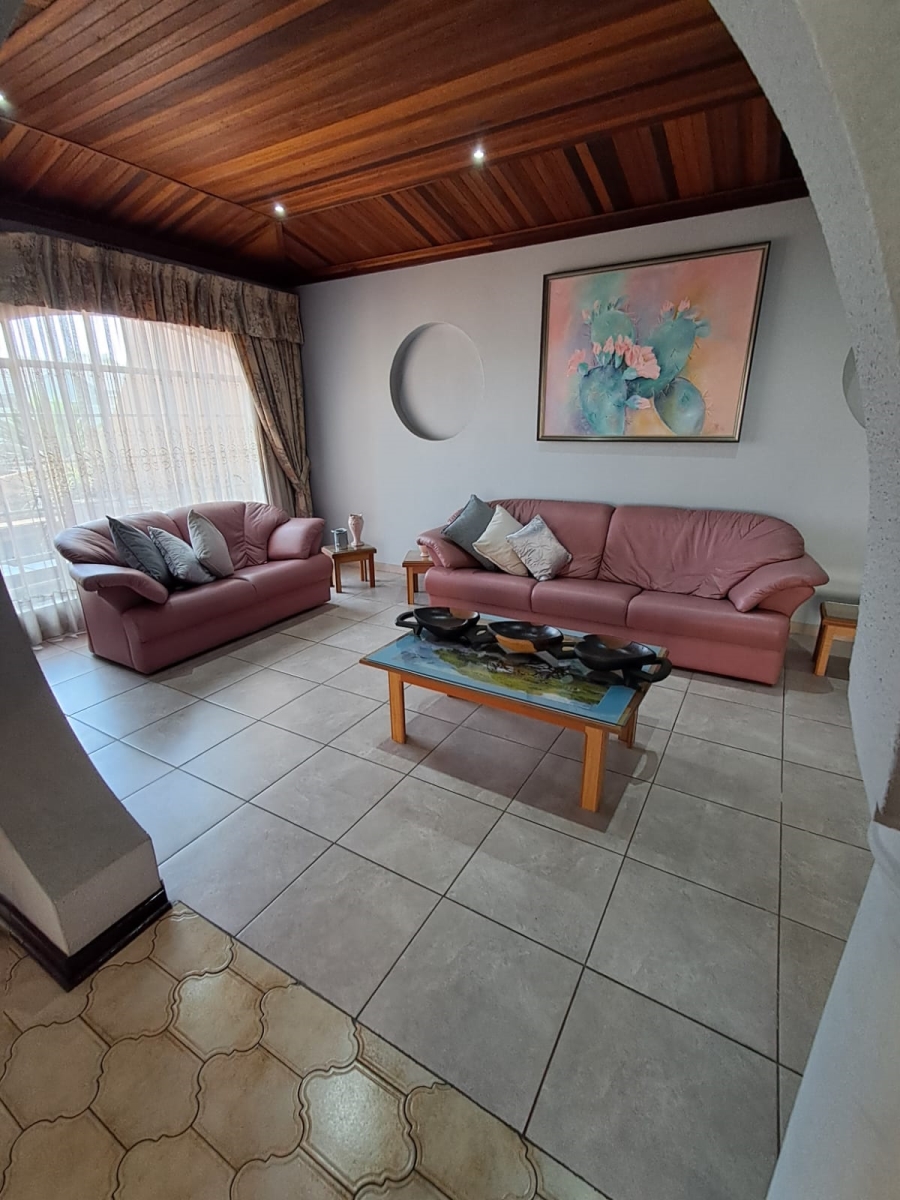 5 Bedroom Property for Sale in Brackenhurst Gauteng