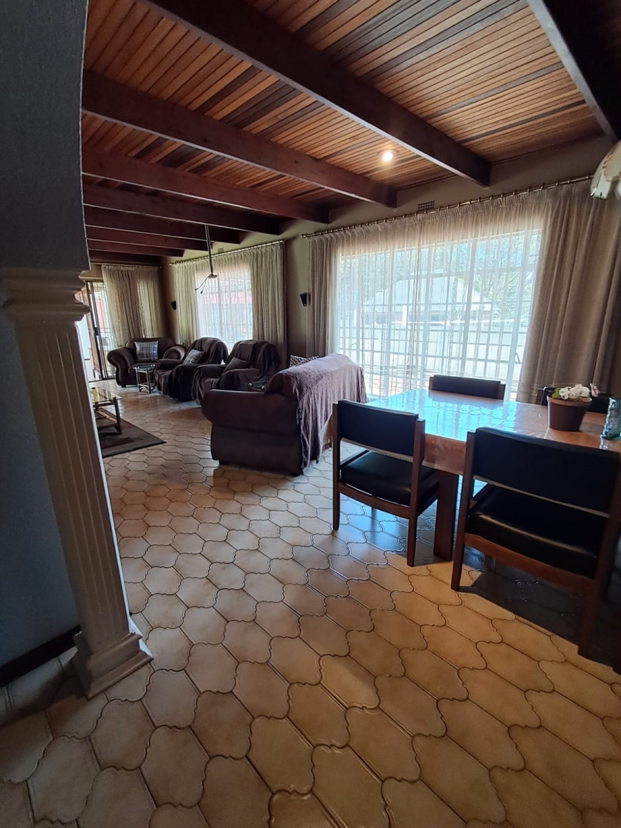 5 Bedroom Property for Sale in Brackenhurst Gauteng