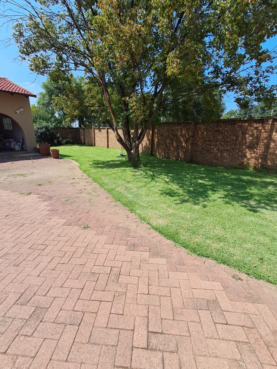 3 Bedroom Property for Sale in Brackenhurst Gauteng