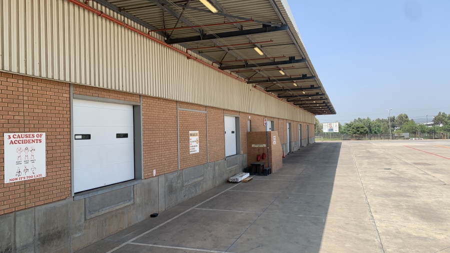 To Let commercial Property for Rent in Gosforth Park Gauteng