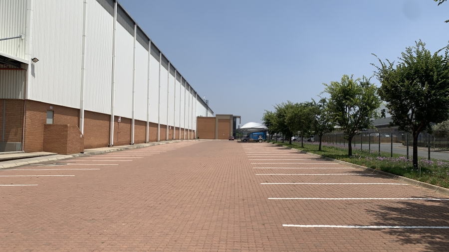 To Let commercial Property for Rent in Gosforth Park Gauteng