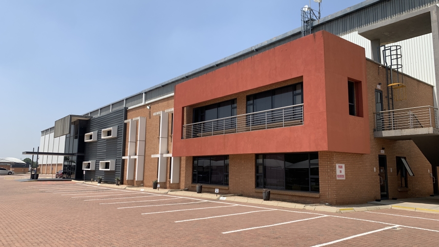 To Let commercial Property for Rent in Gosforth Park Gauteng