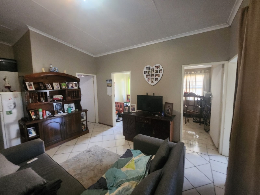 To Let 3 Bedroom Property for Rent in Elspark Gauteng