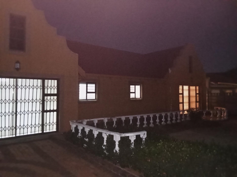 3 Bedroom Property for Sale in Bonaero Park Gauteng